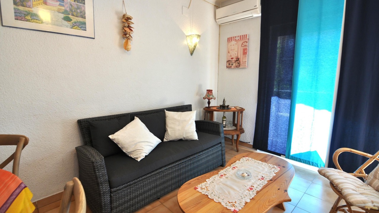 Photo of Livingroom in Roses Town Center