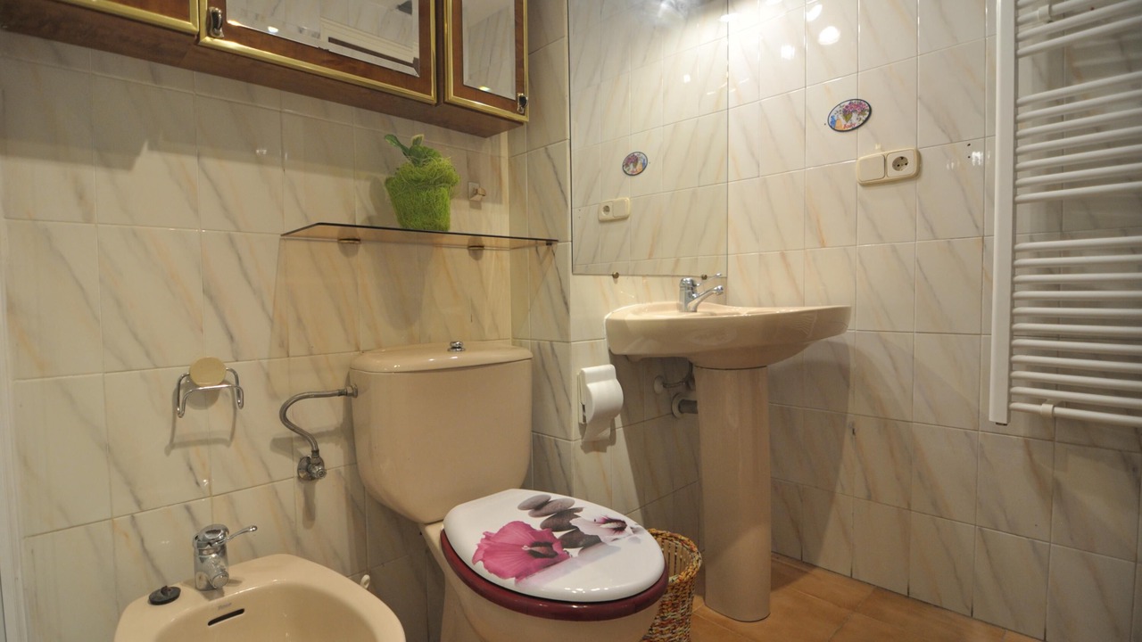 Photo of Bathroom in Roses Town Center