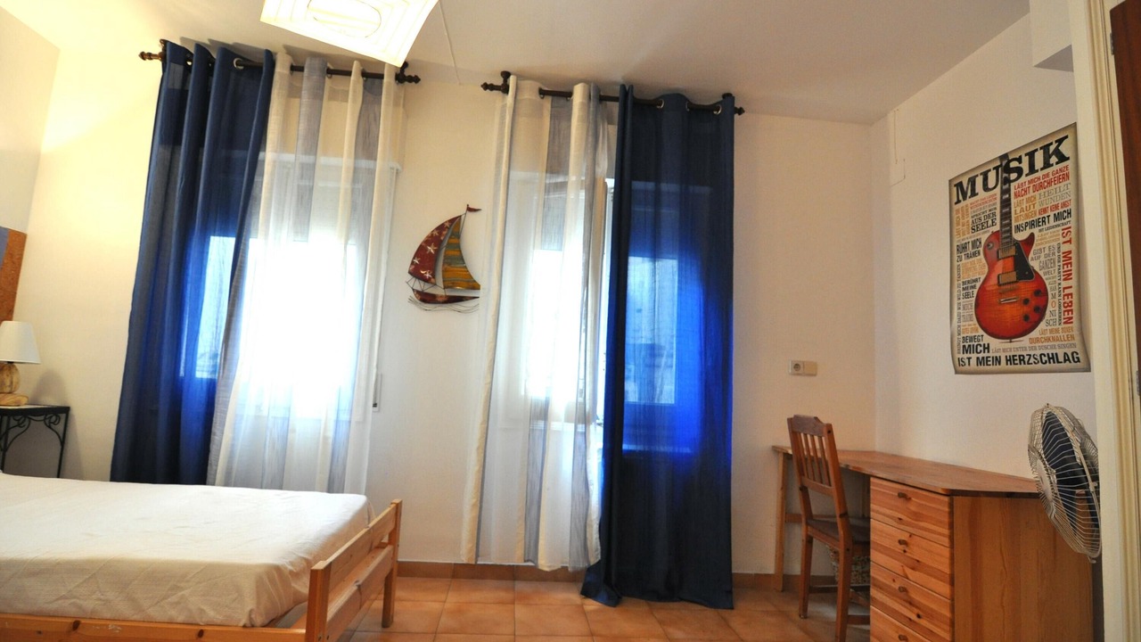 Photo of Bedroom in Roses Town Center