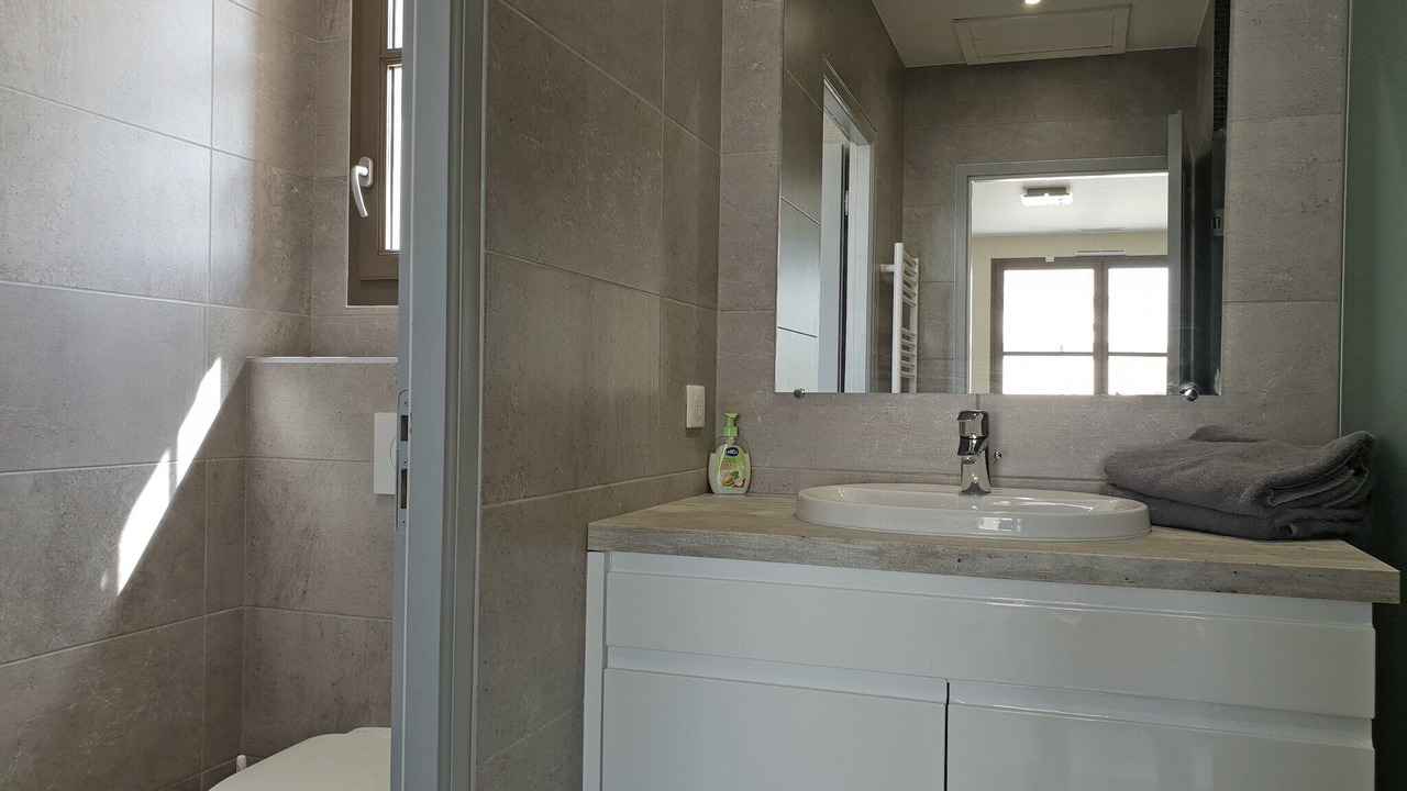 Photo of Bathroom in Garrigues-Sainte-Eulalie