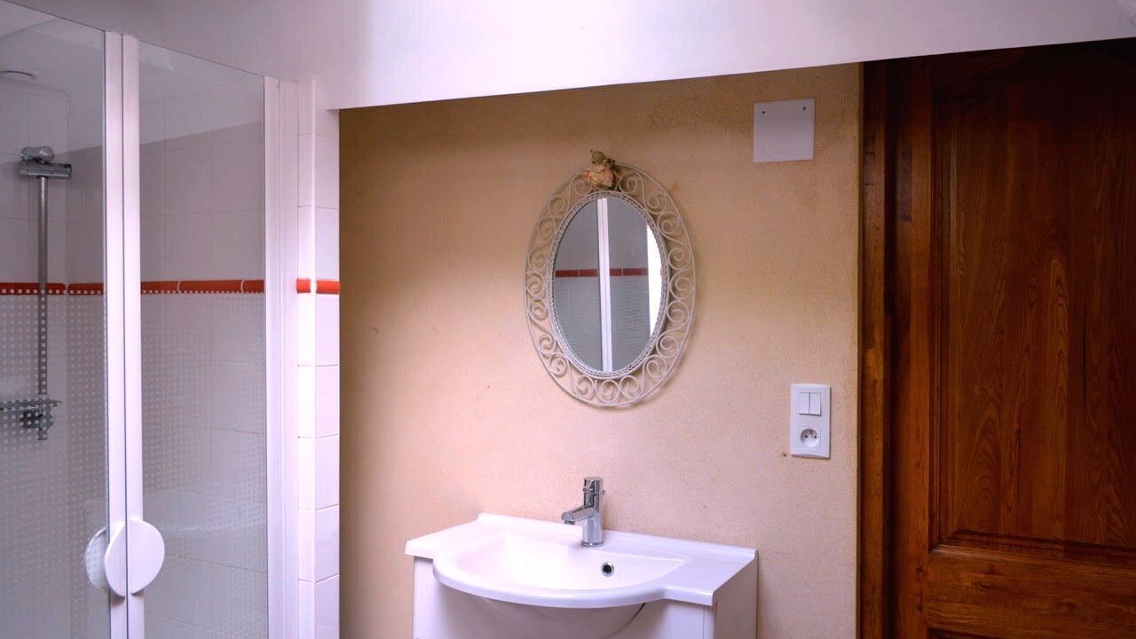 Photo of Bathroom in Mireval-Lauragais