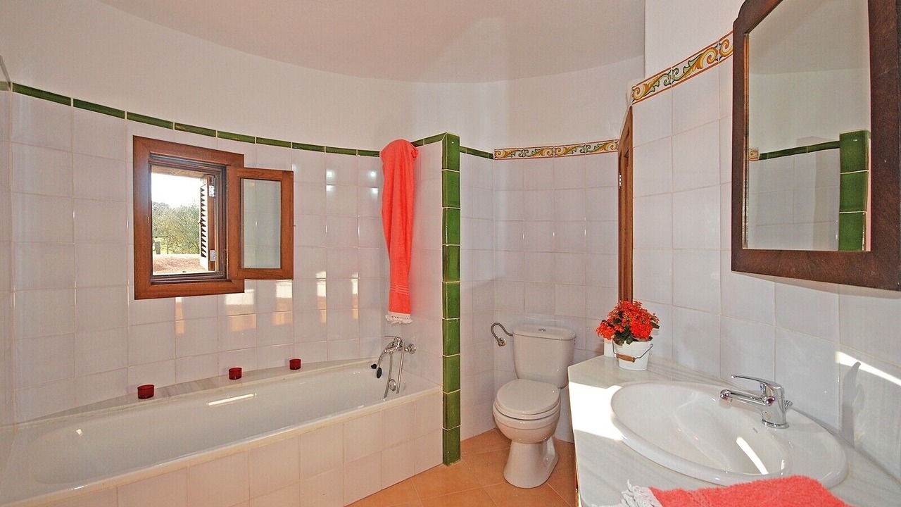 Photo of Bathroom in Buger