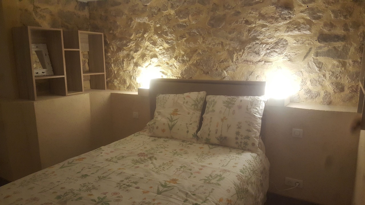 Photo of Bedroom in Eoures