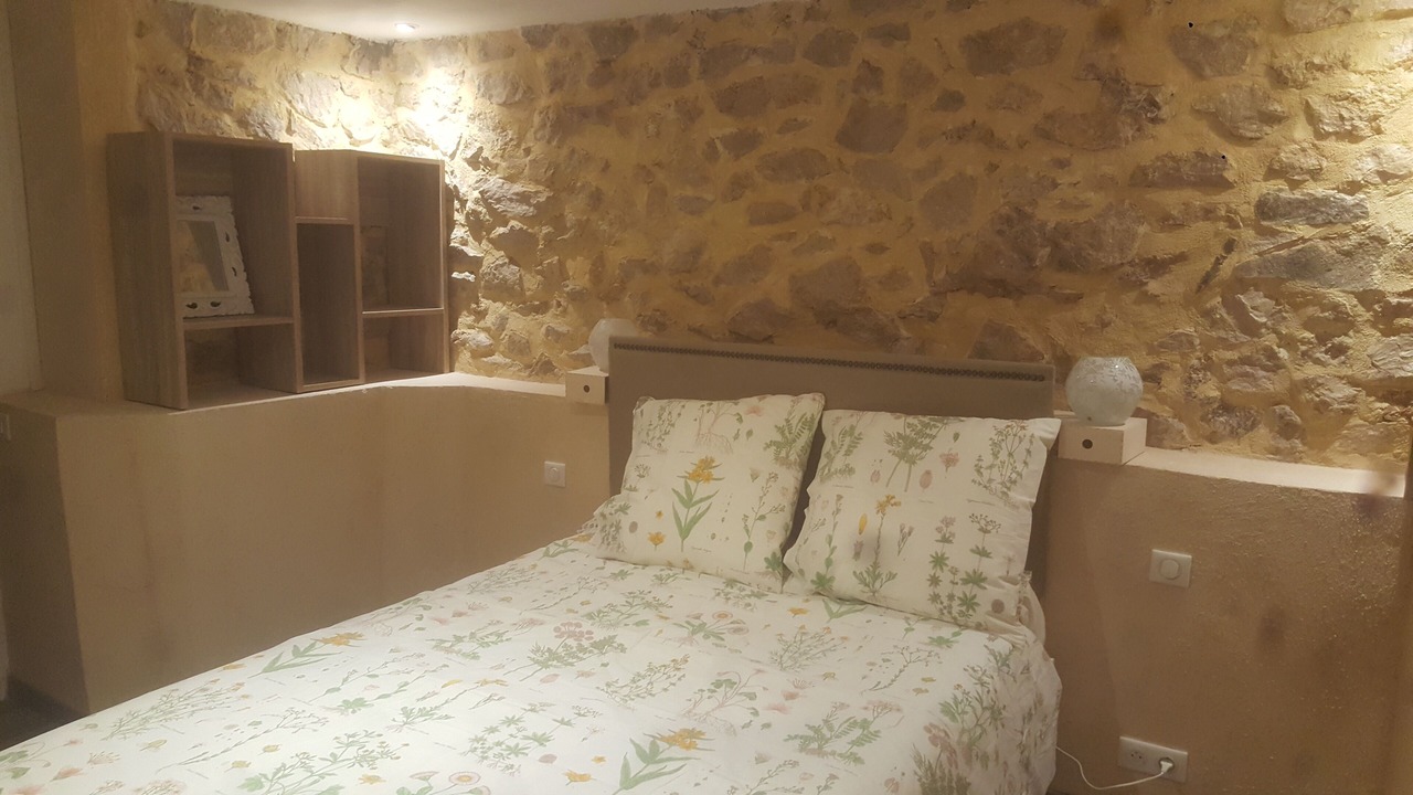 Photo of Bedroom in Eoures