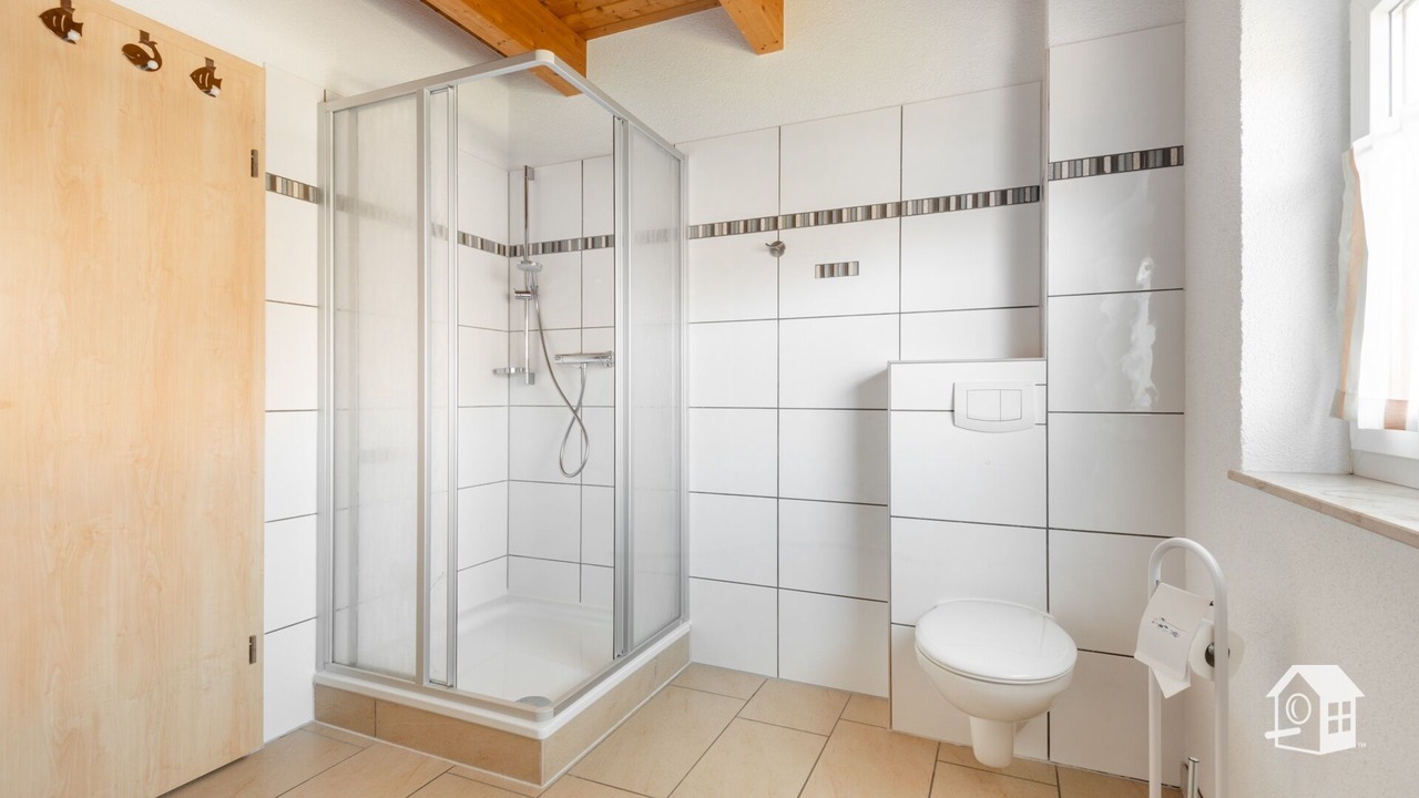 Photo of Bathroom in Glowe