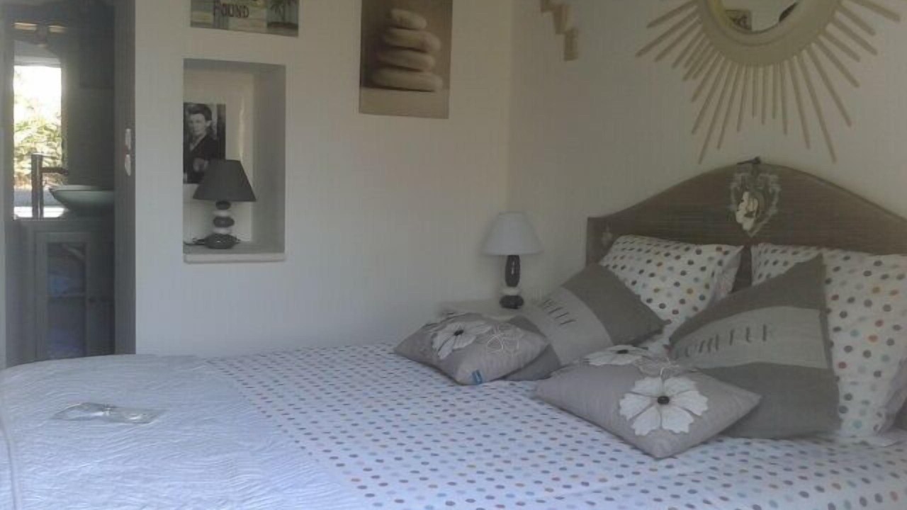 Photo of Bedroom in Saumane-de-Vaucluse