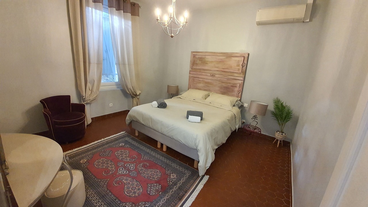 Photo of Bedroom in Bedarrides