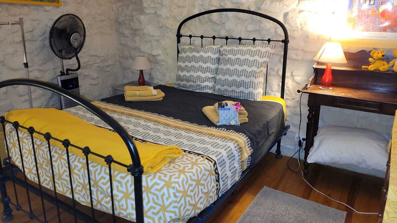 Photo of Bedroom in Arles City Centre