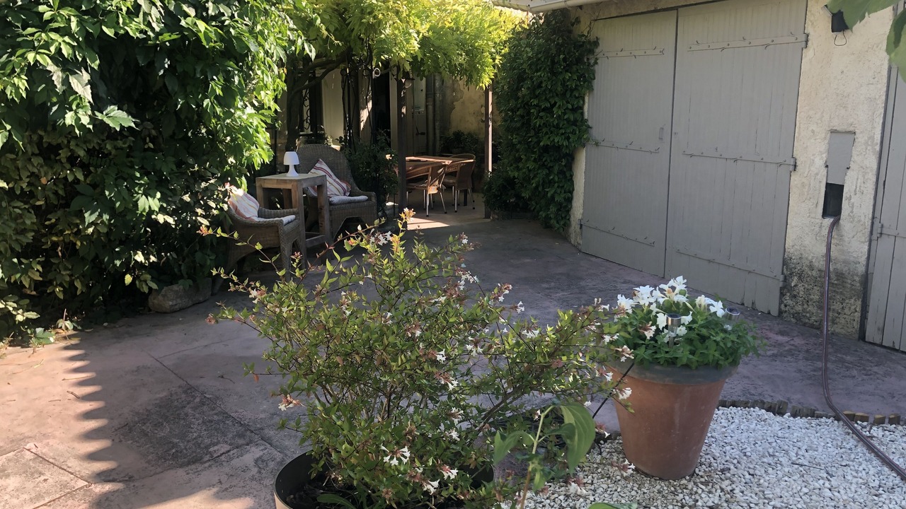 Photo of Patio Balcony in Maubec