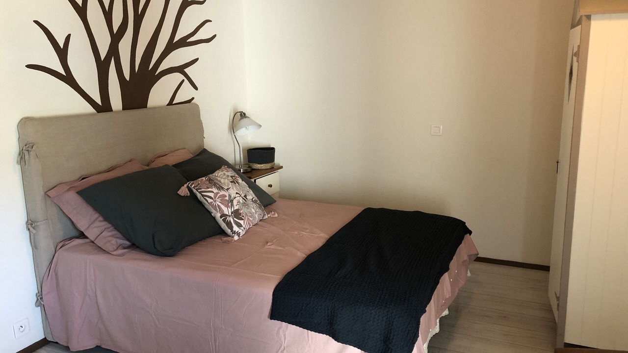 Photo of Bedroom in Maubec