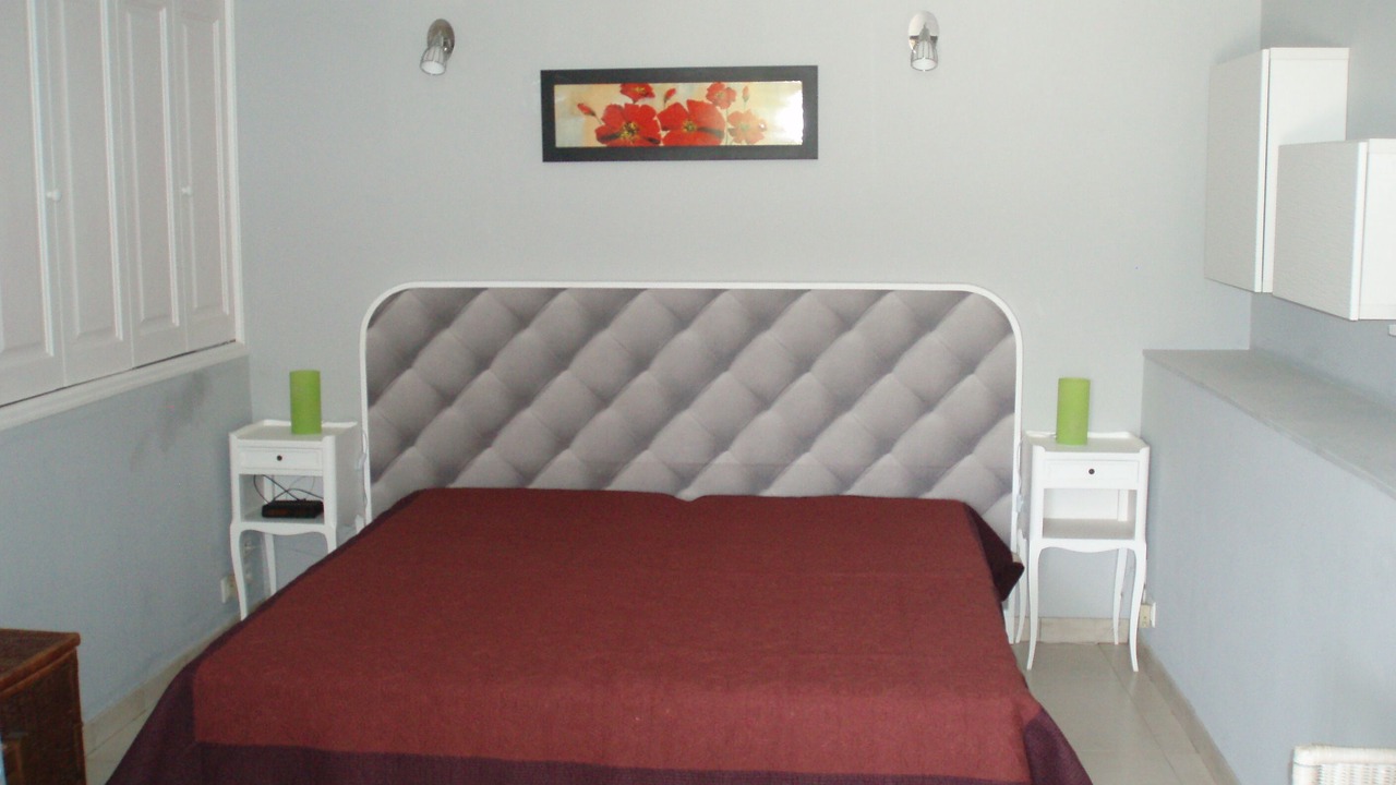 Photo of Bedroom in Ensues-la-Redonne