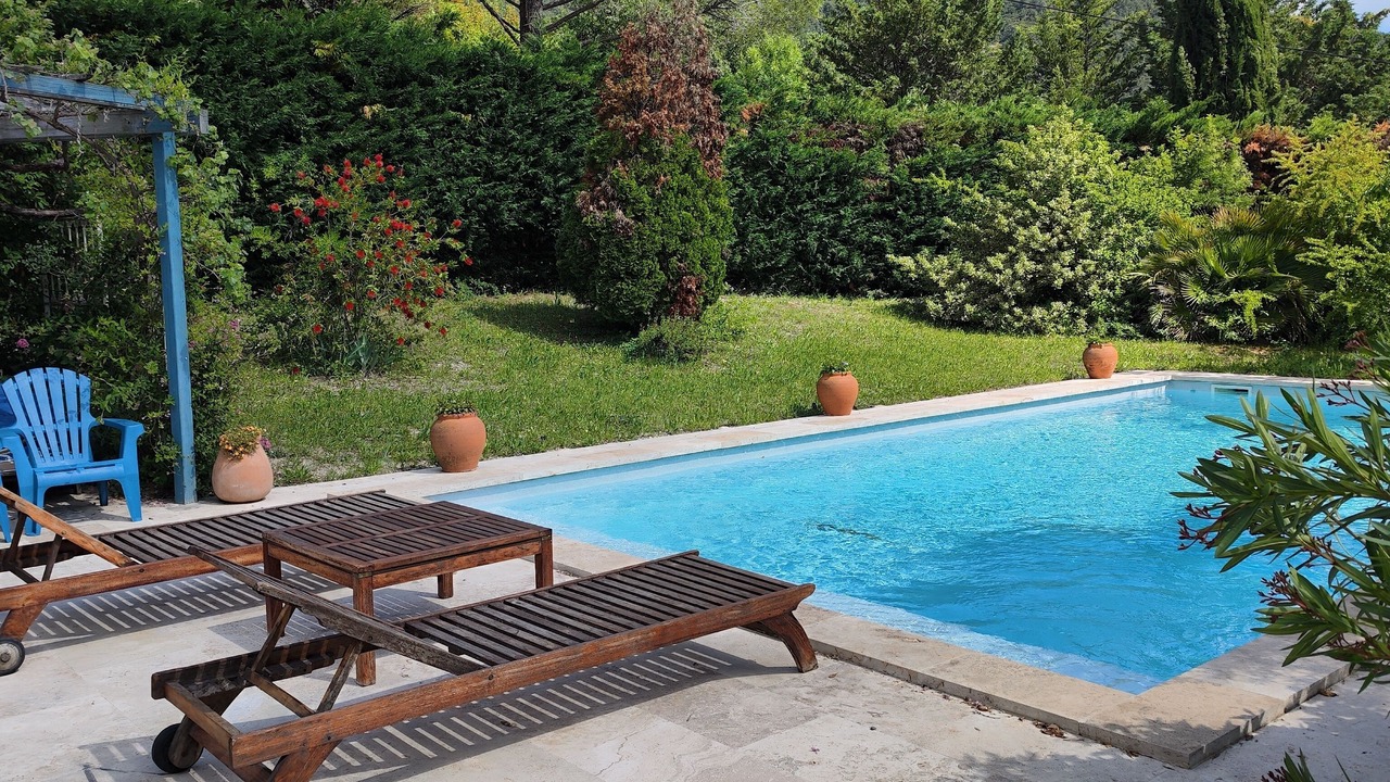Photo of Outdoor in Auriol