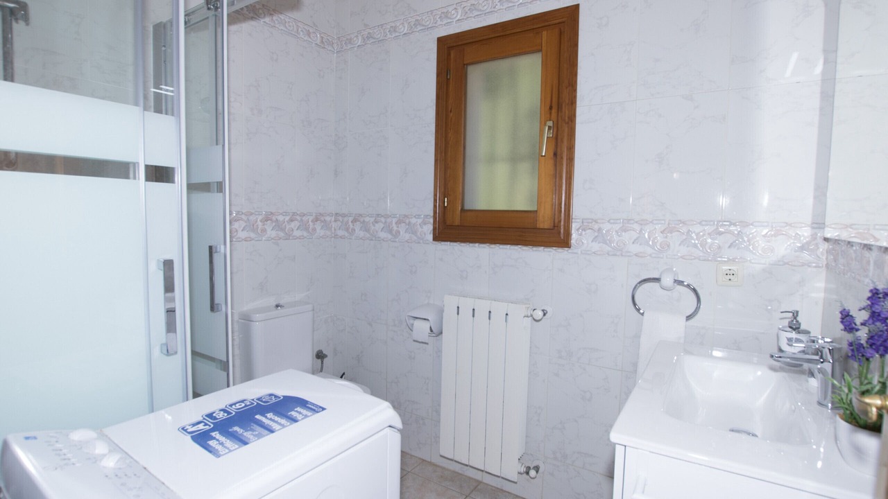 Photo of Bathroom in Empedrola