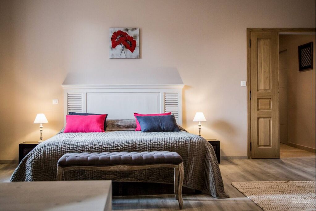 Photo of Bedroom in Noves