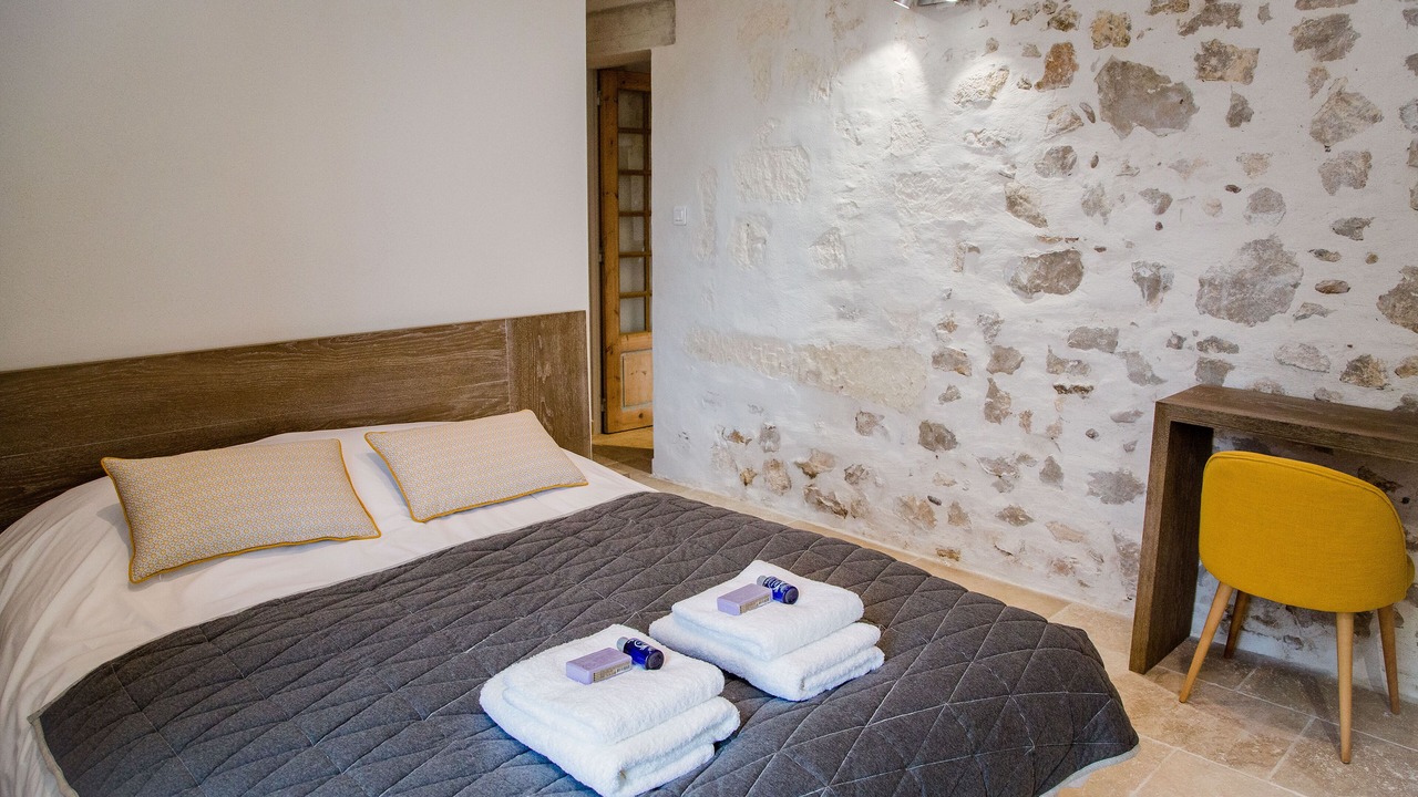 Photo of Bedroom in Noves