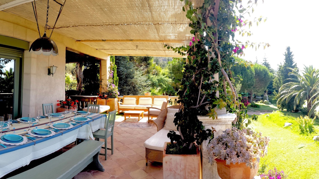 Photo of Outdoor in Roses
