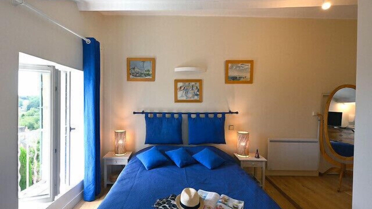 Photo of Bedroom in Chateauneuf-de-Gadagne