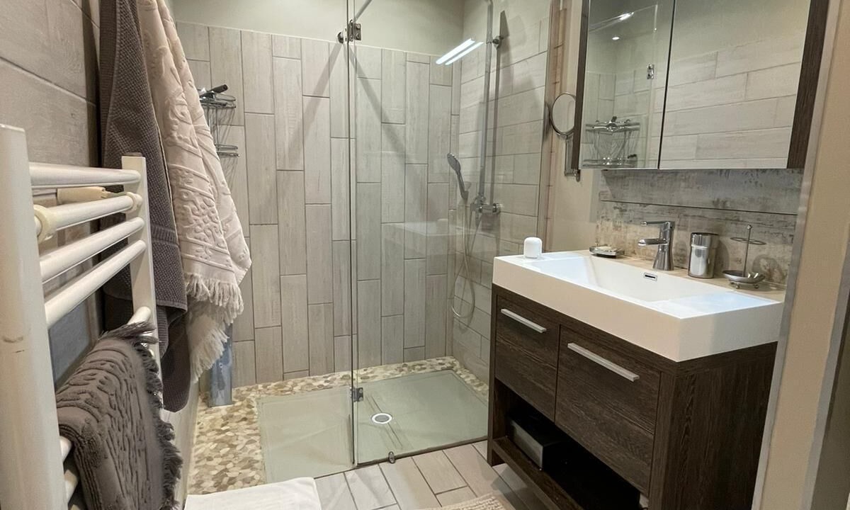 Photo of Bathroom in Maussane