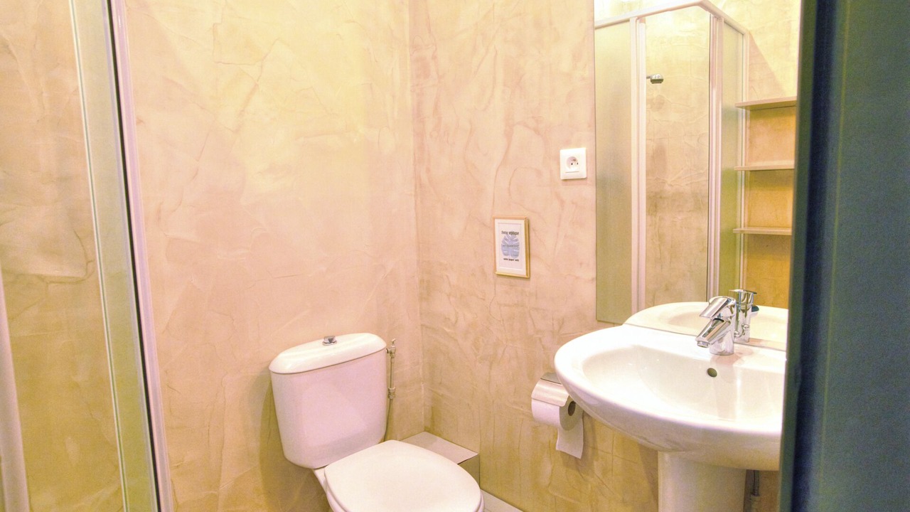 Photo of Bathroom in Beaucaire