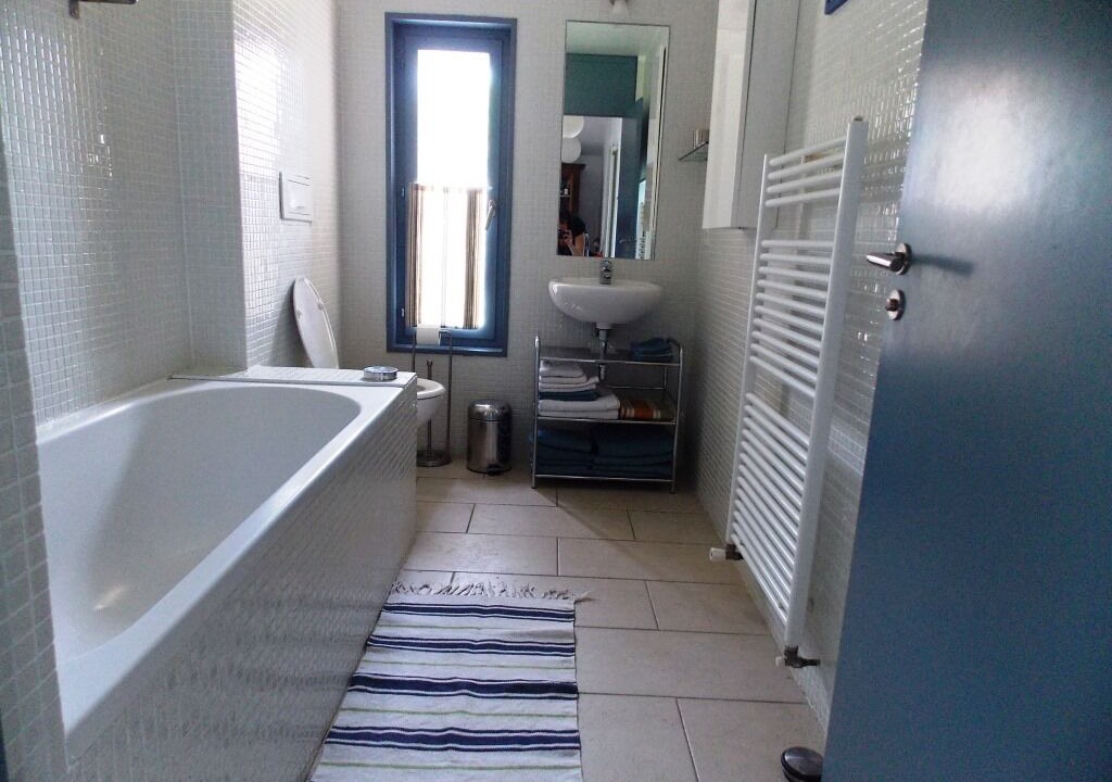 Photo of Bathroom in Le Grau-Du-Roi