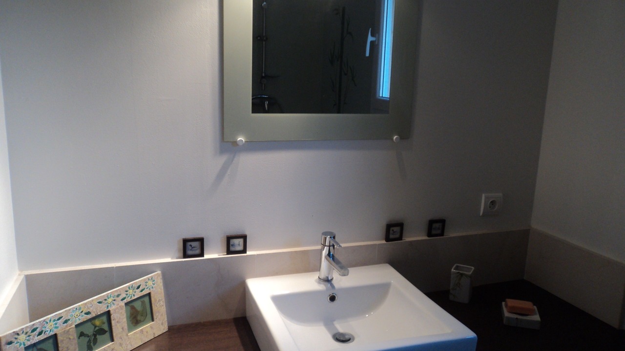 Photo of Bathroom in Chateauneuf-de-Gadagne