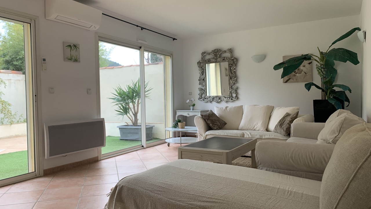 Photo of Livingroom in Saint-Cyr-sur-Mer