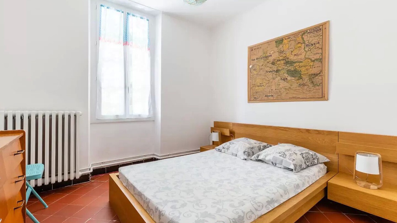Photo of Bedroom in Mimet