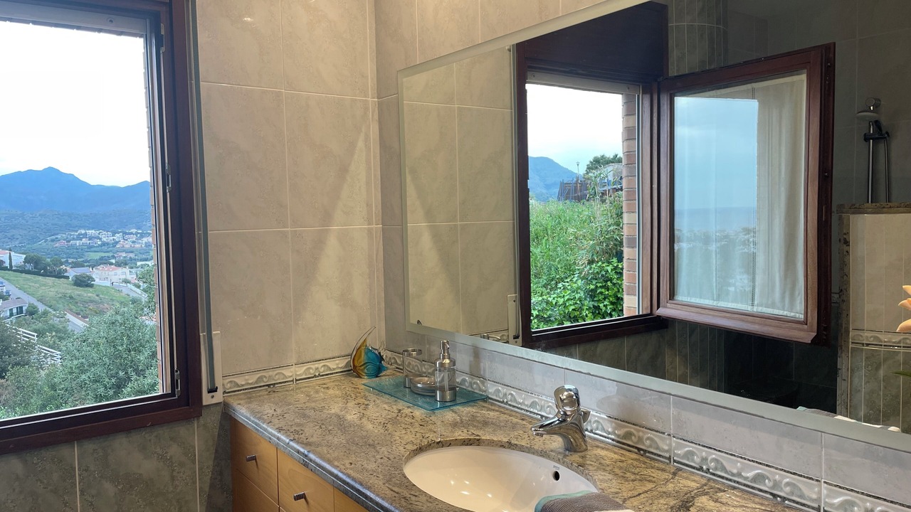 Photo of Bathroom in Llanca