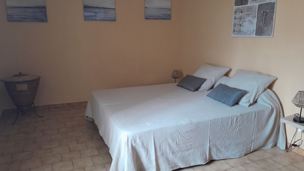 Photo of Bedroom in Chandolas