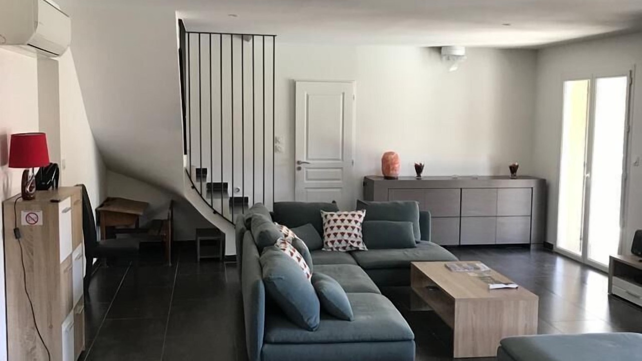 Photo of Livingroom in Saint-Etienne-du-Gres