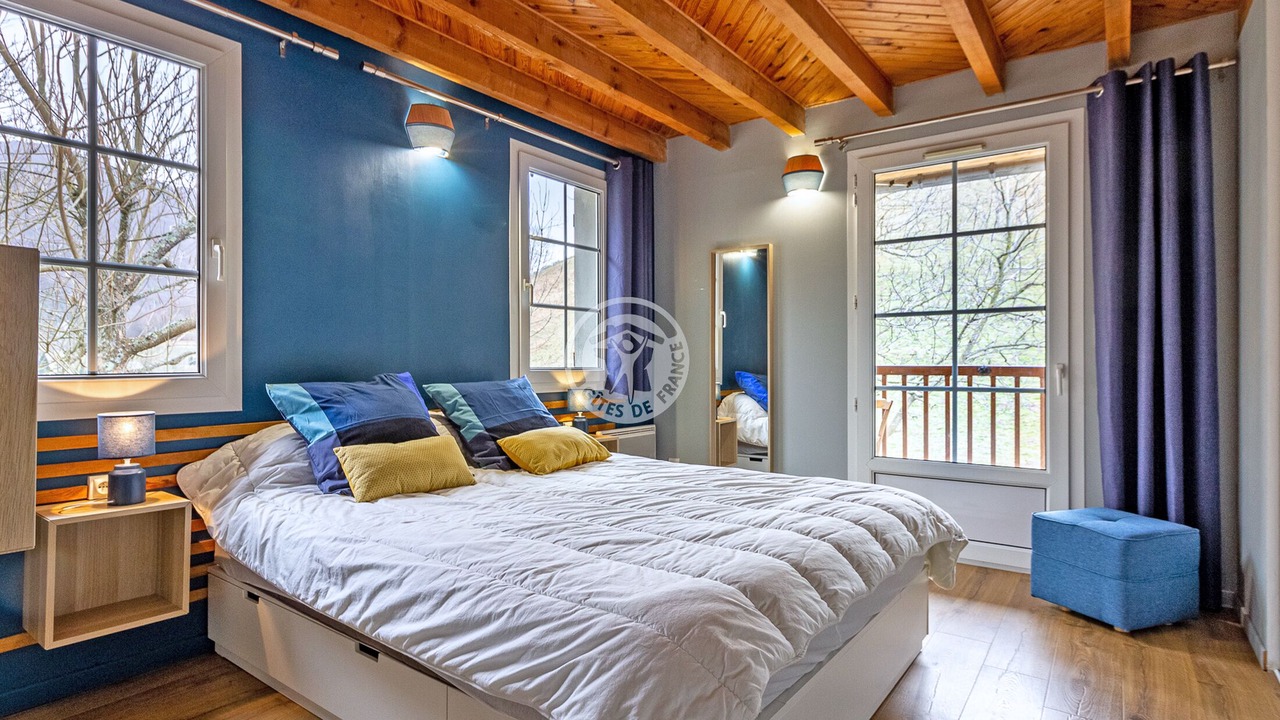 Photo of Bedroom in Campan