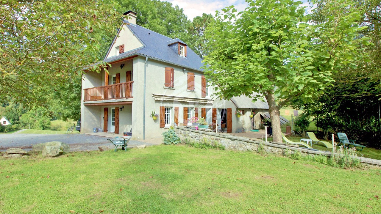 Photo of Outdoor in Campan