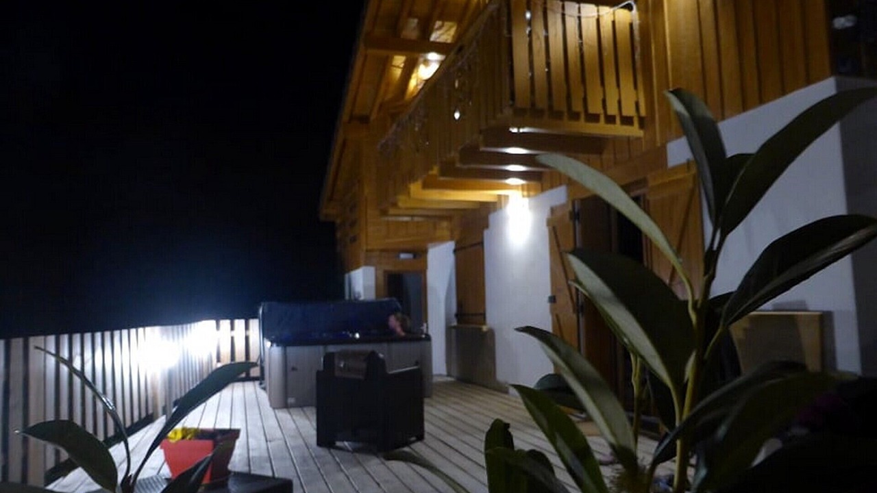 Photo of Patio Balcony in Thones