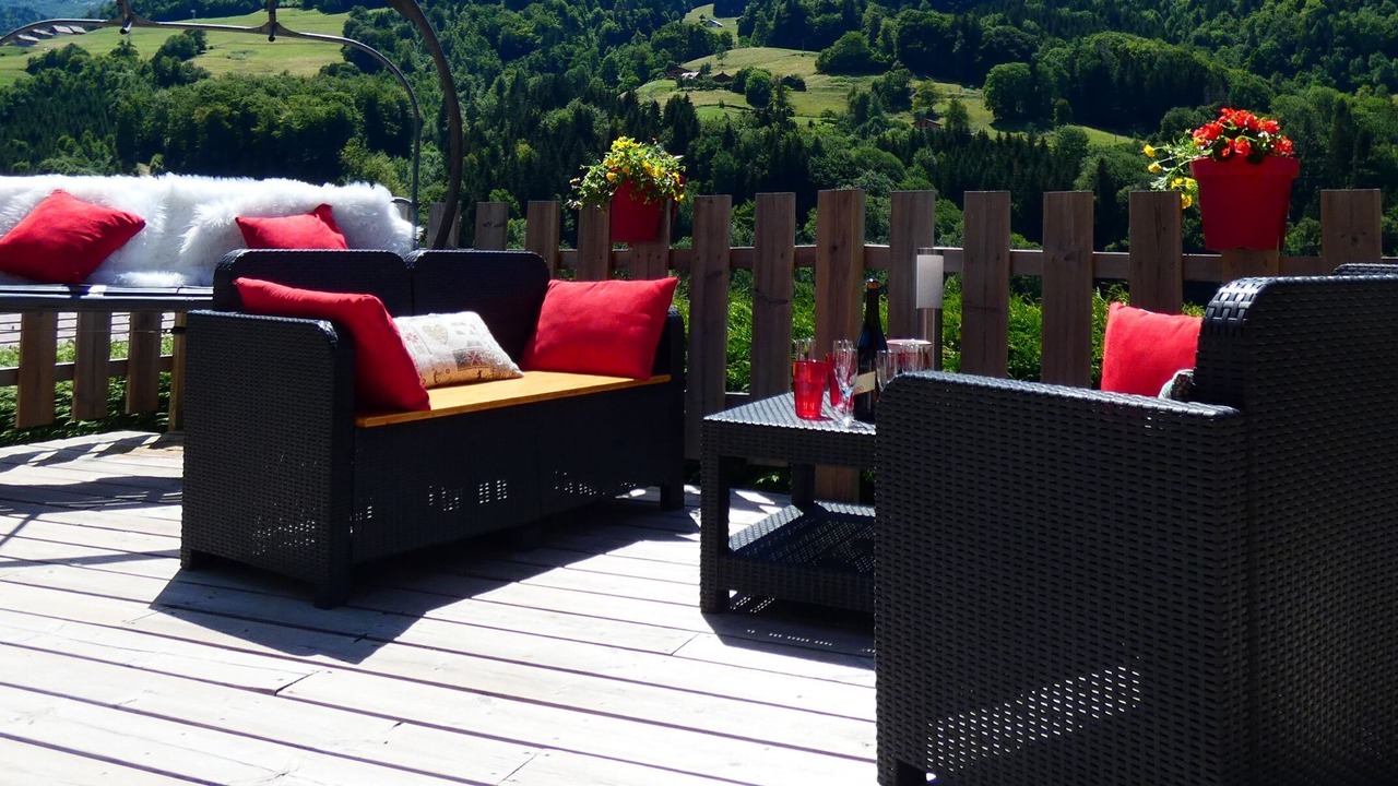 Photo of Patio Balcony in Thones