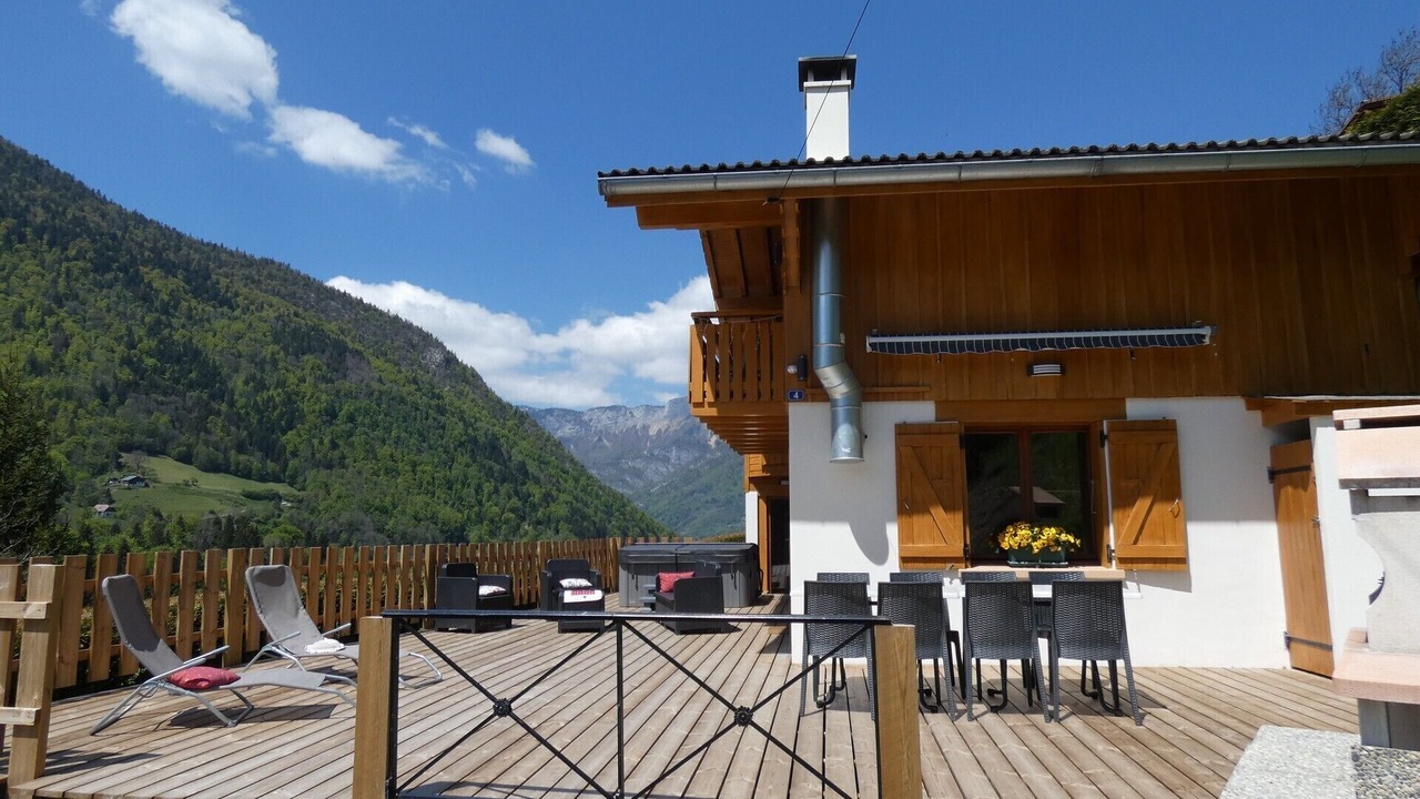 Photo of Outdoor in Thones