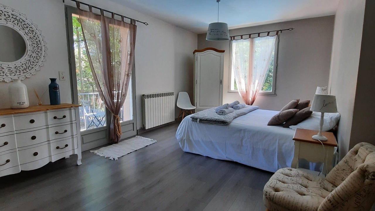 Photo of Bedroom in L'Isle-sur-la-Sorgue