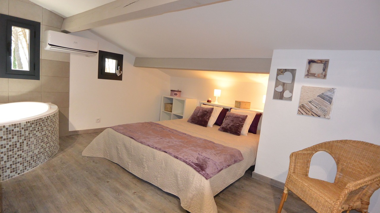 Photo of Bedroom in Plan-d'Orgon