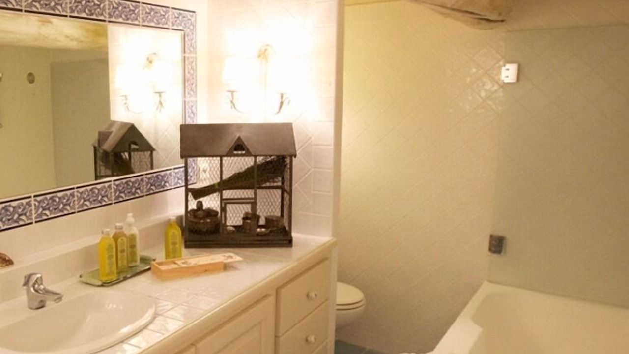 Photo of Bathroom in Roussillon