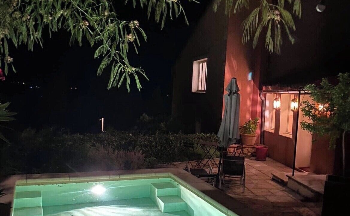 Photo of Patio Balcony in Roussillon