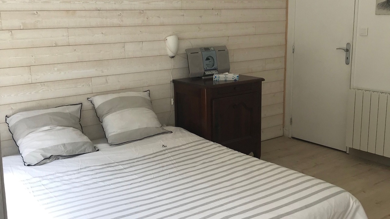 Photo of Bedroom in Collias