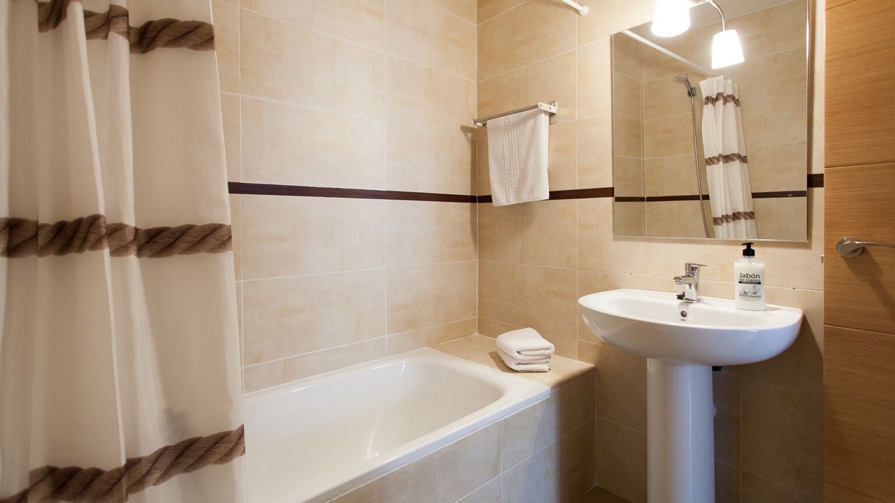 Photo of Bathroom in La Florida