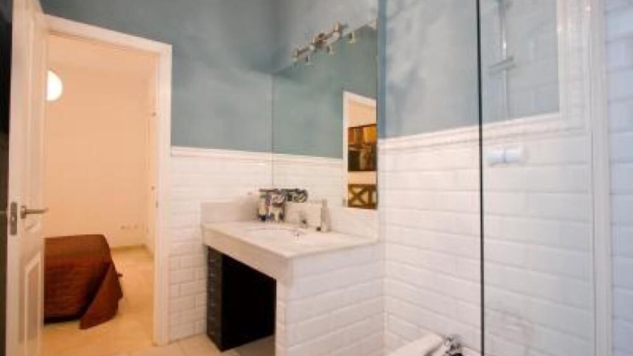 Photo of Bathroom in La Florida