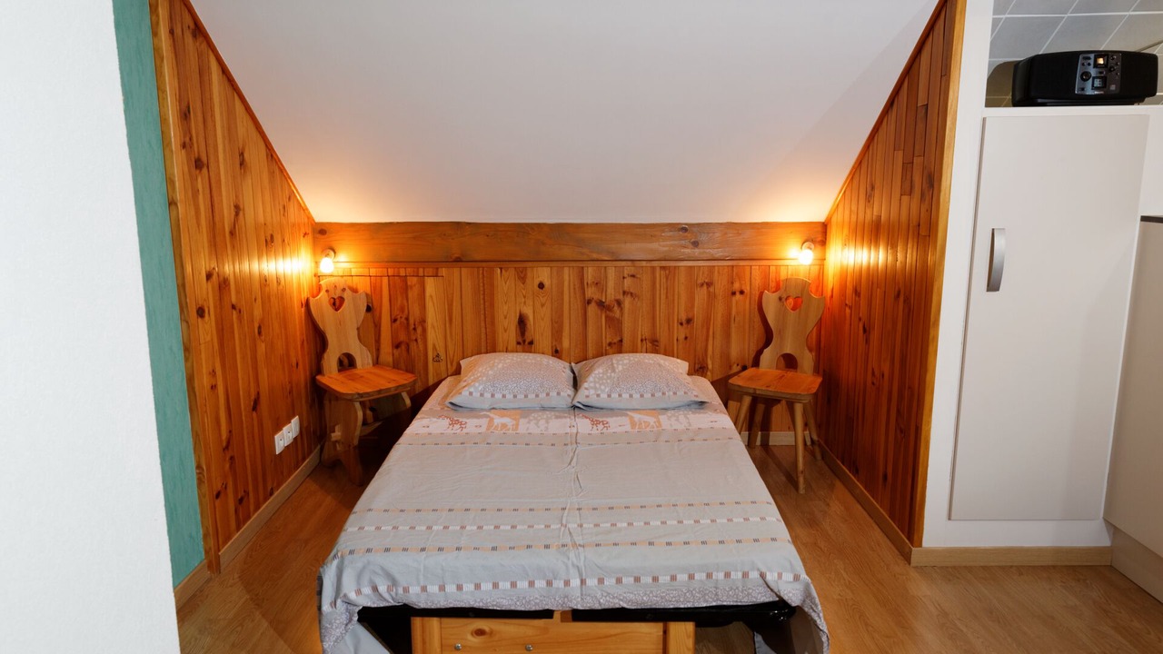 Photo of Bedroom in Thones