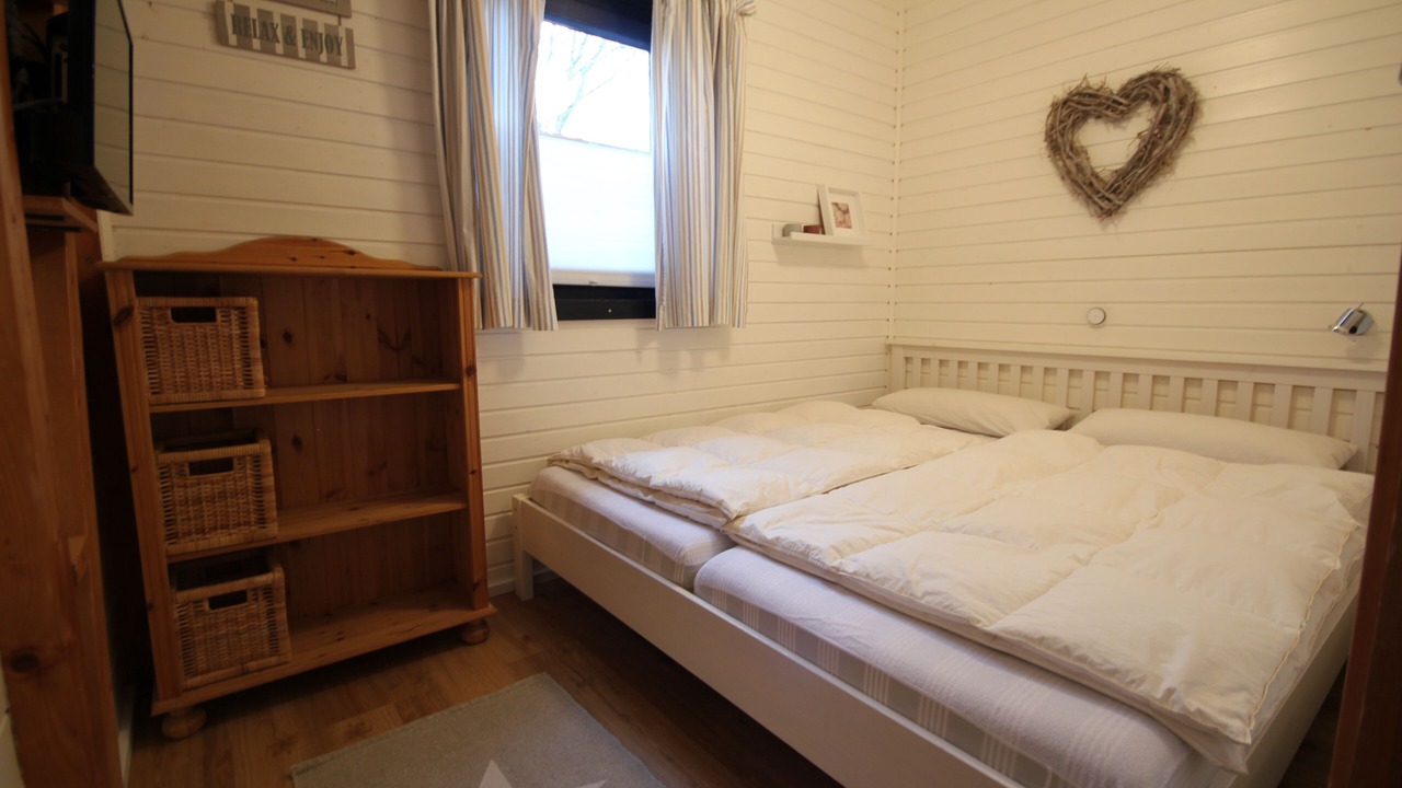 Photo of Bedroom in Damp