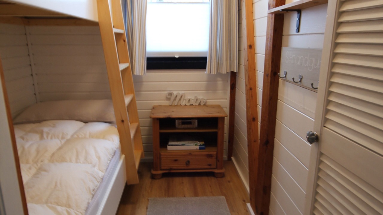 Photo of Bedroom in Damp