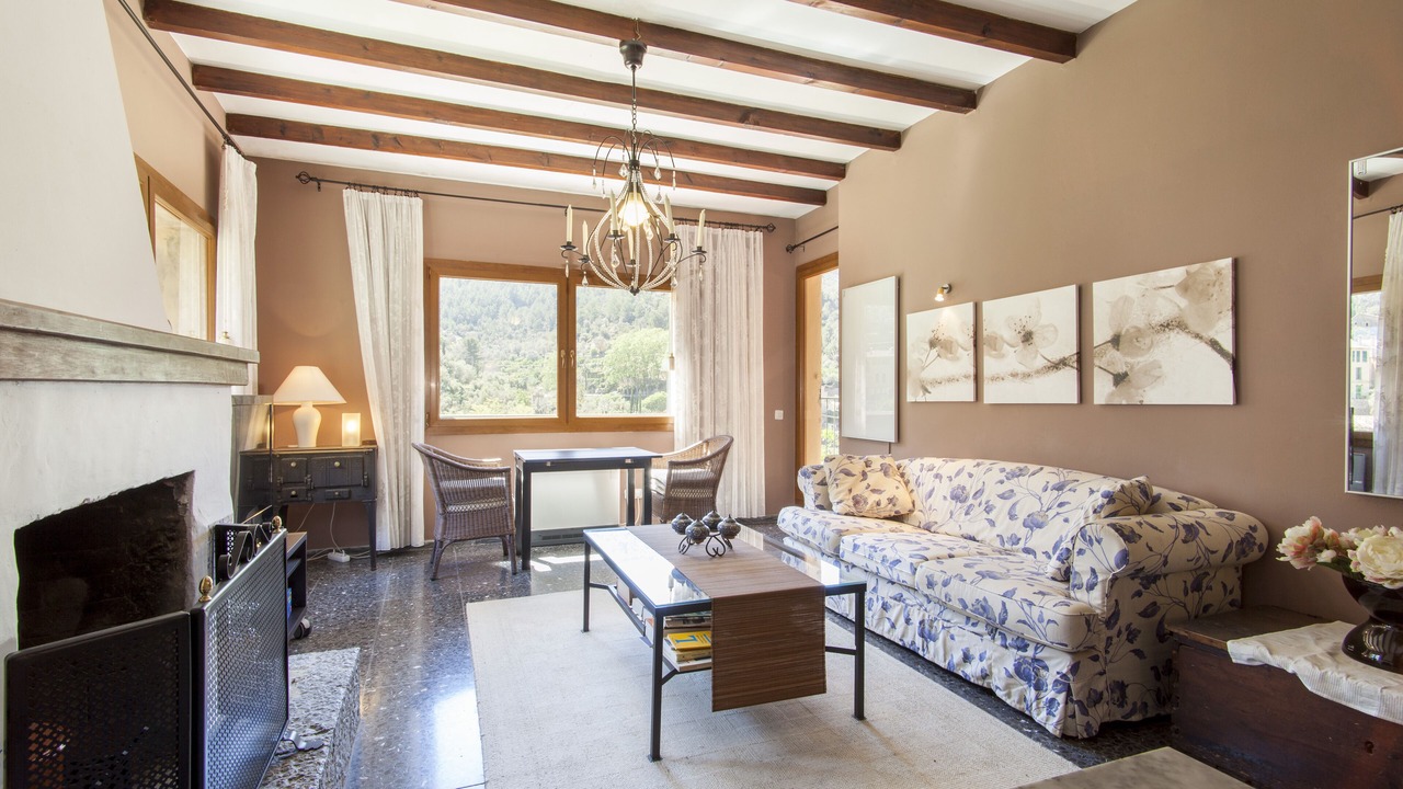 Photo of Livingroom in Deia