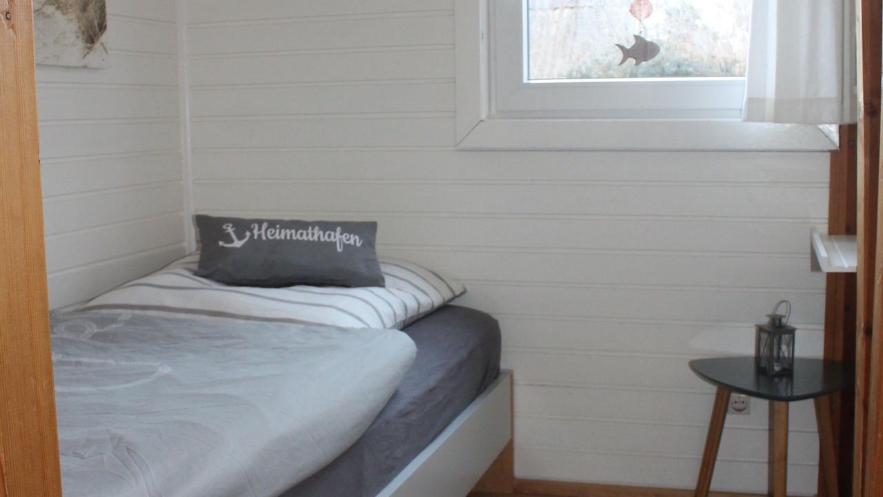 Photo of Bedroom in Damp