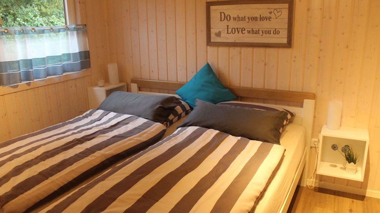 Photo of Bedroom in Damp
