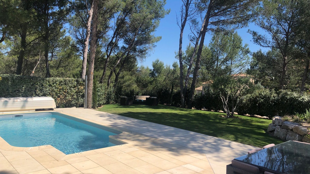 Photo of Outdoor in Pont Royal