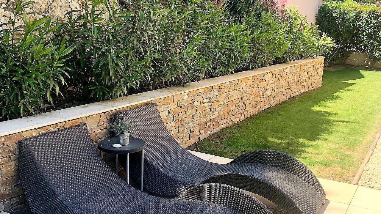 Photo of Patio Balcony in Pont Royal